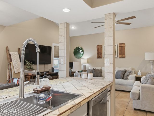 1342 W EMERALD Avenue 278, Mesa, AZ 85202