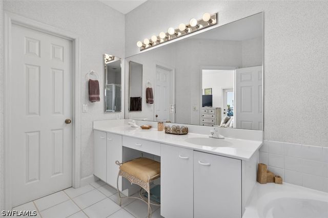 8540 Mystic Greens WAY 305, Naples, FL 34113