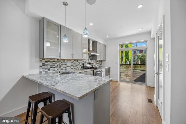 405 GREENWICH ST, Philadelphia, PA 19147