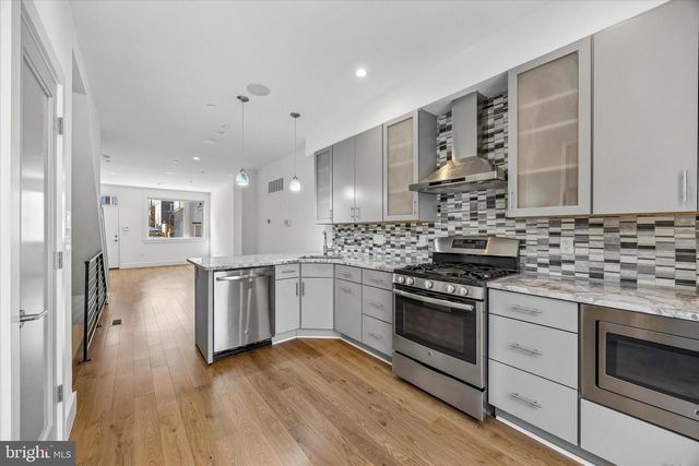 405 GREENWICH ST, Philadelphia, PA 19147