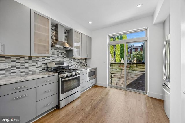 405 GREENWICH ST, Philadelphia, PA 19147