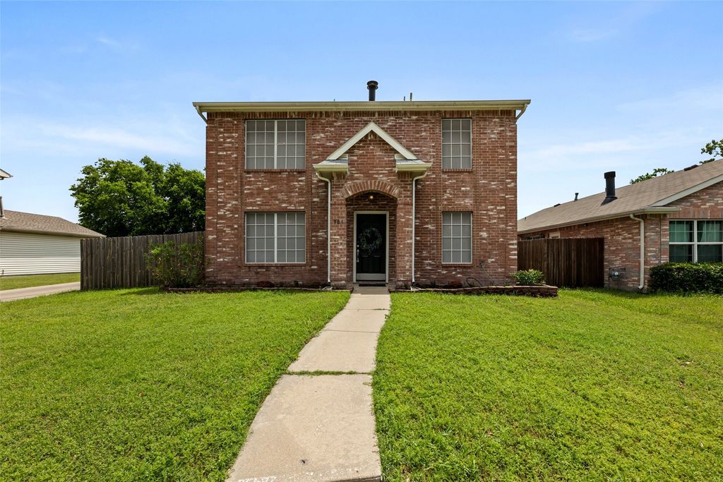 903 Kathryn Drive, Lewisville, TX 75067