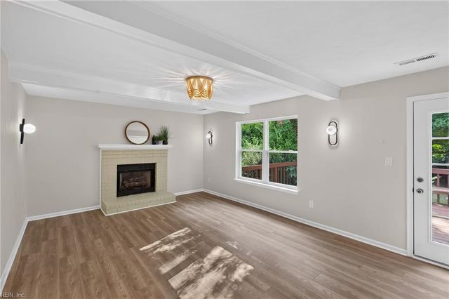 1136 Norcova CT, Chesapeake, VA 23320