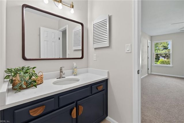 1136 Norcova CT, Chesapeake, VA 23320