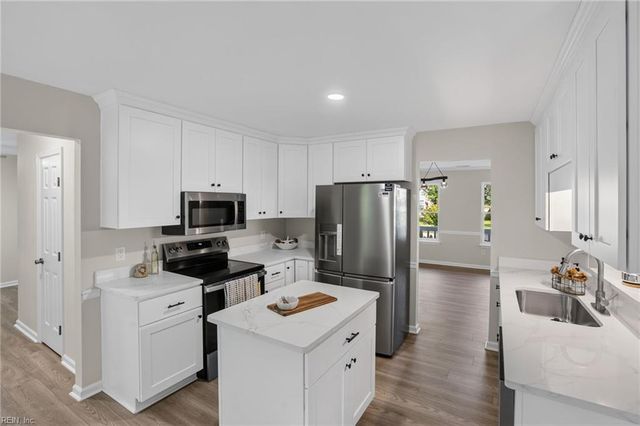 1136 Norcova CT, Chesapeake, VA 23320
