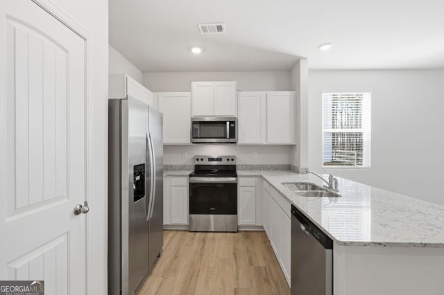 5971 Skylar Drive, Atlanta, GA 30336