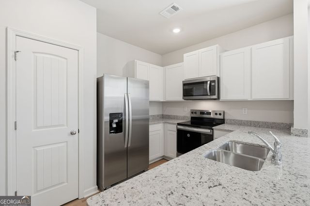 5971 Skylar Drive, Atlanta, GA 30336