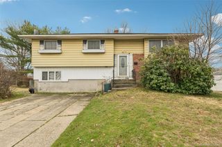 40 Bowling Lane, Deer Park, NY 11729