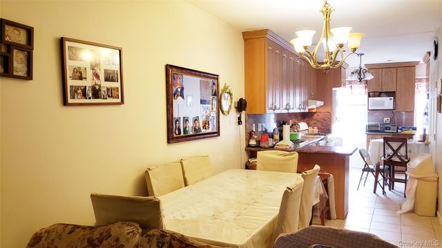 517 51st Avenue, Long Island City, NY 11101