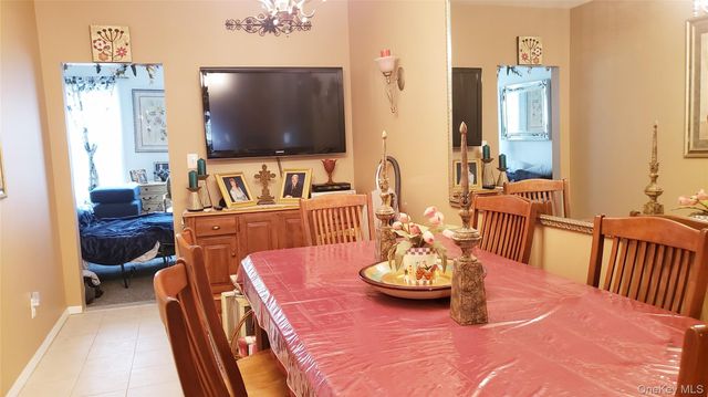 517 51st Avenue, Long Island City, NY 11101