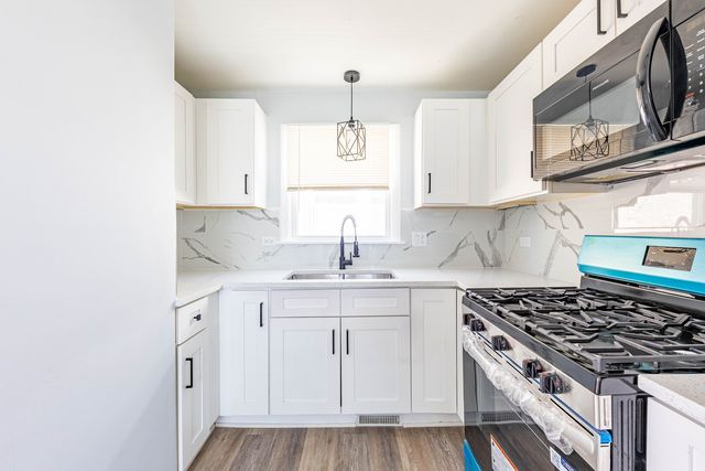 4914 W 32nd Place 2, Cicero, IL 60804