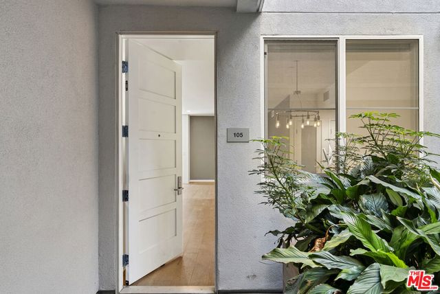 4240 Laurel Canyon Boulevard 105, Studio City, CA 91604