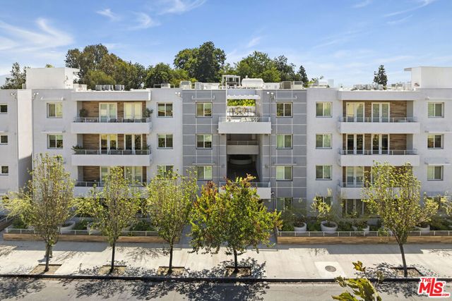 4240 Laurel Canyon Boulevard 105, Studio City, CA 91604