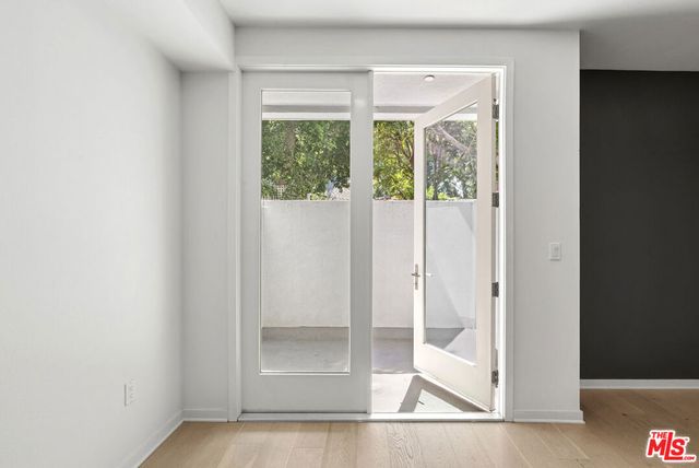 4240 Laurel Canyon Boulevard 105, Studio City, CA 91604