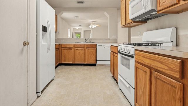 7826 Chervil Lane, Baytown, TX 77521