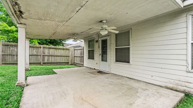 7826 Chervil Lane, Baytown, TX 77521