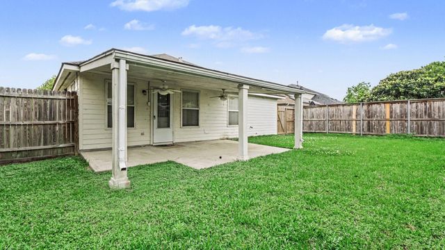 7826 Chervil Lane, Baytown, TX 77521