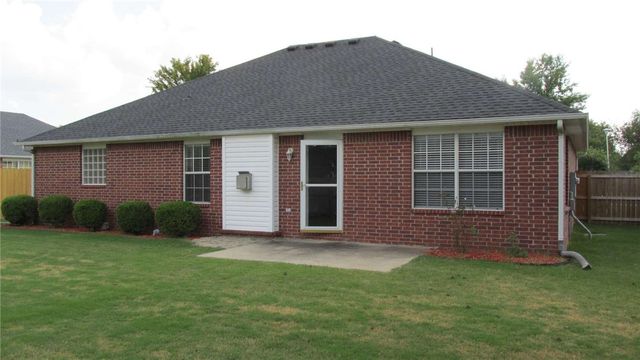 1902 SW Spruce Road, Bentonville, AR 72712