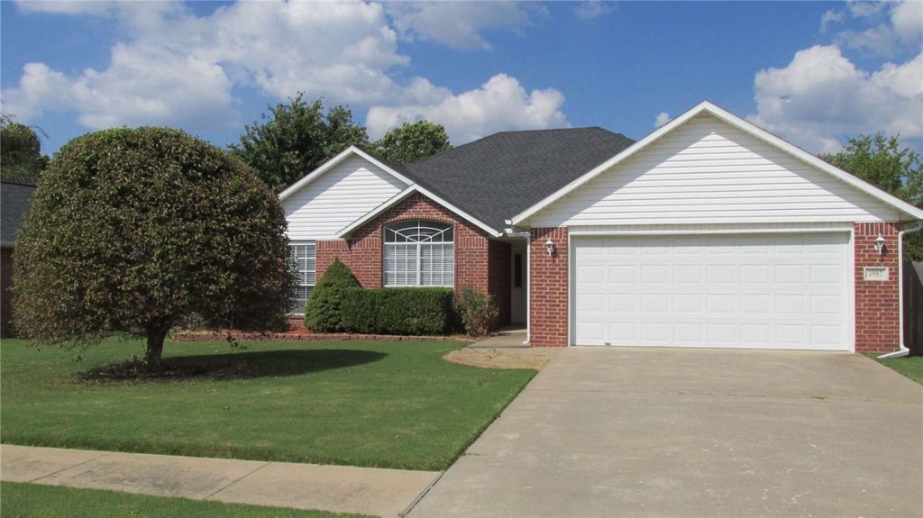 1902 SW Spruce Road, Bentonville, AR 72712