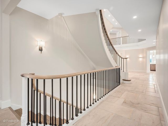 20 Natoma Drive, Oak Brook, IL 60523