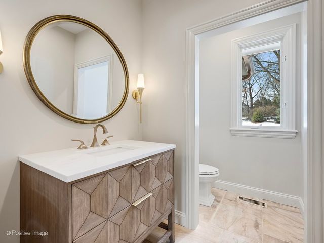 20 Natoma Drive, Oak Brook, IL 60523