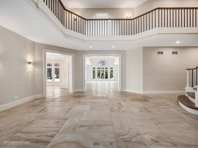 20 Natoma Drive, Oak Brook, IL 60523