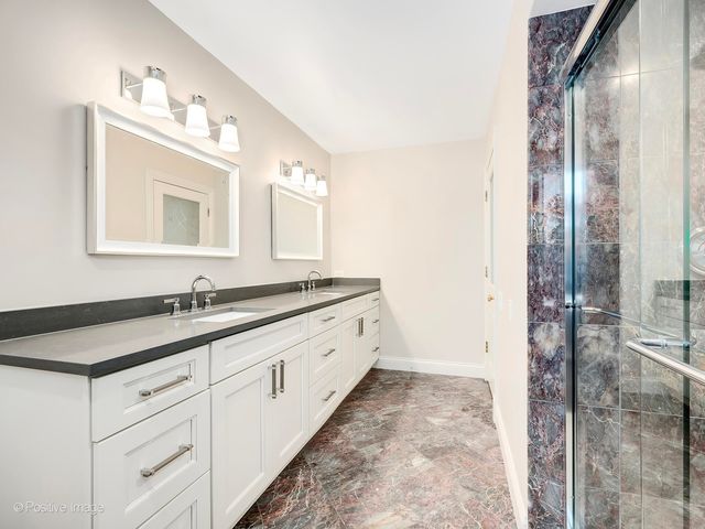 20 Natoma Drive, Oak Brook, IL 60523