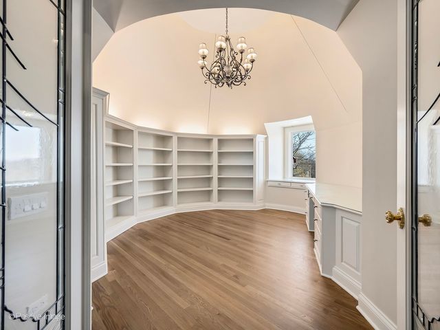 20 Natoma Drive, Oak Brook, IL 60523