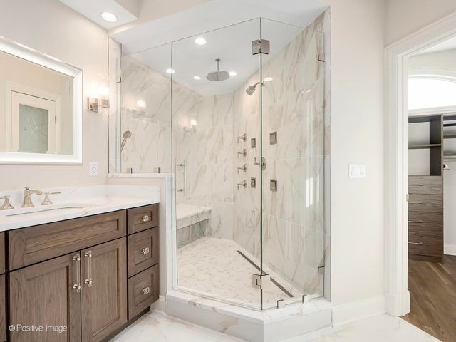 20 Natoma Drive, Oak Brook, IL 60523