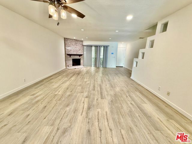 10215 Variel Avenue 25, Chatsworth (los Angeles), CA 91311