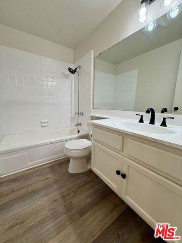 10215 Variel Avenue 25, Chatsworth (los Angeles), CA 91311