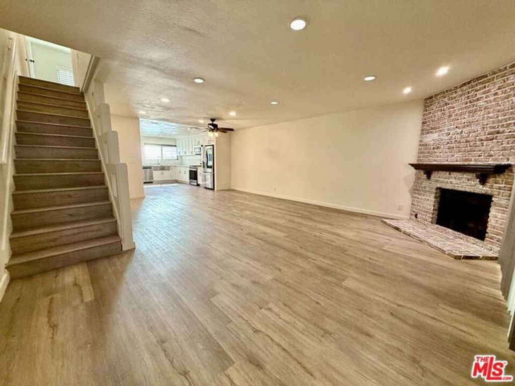 10215 Variel Avenue 25, Chatsworth (los Angeles), CA 91311