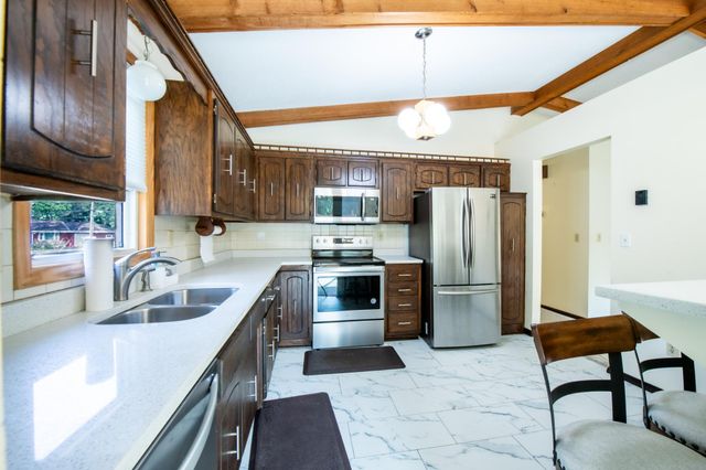 8106 Groveland Road, Mounds View, MN 55112