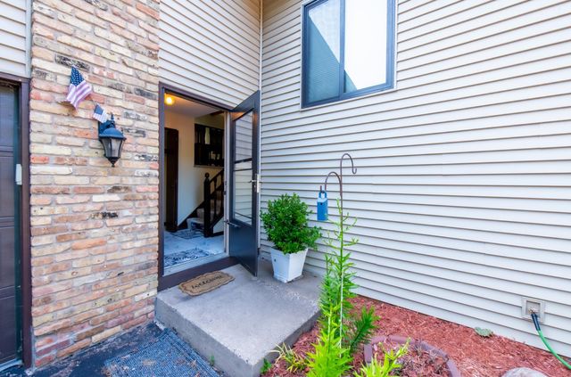 8106 Groveland Road, Mounds View, MN 55112