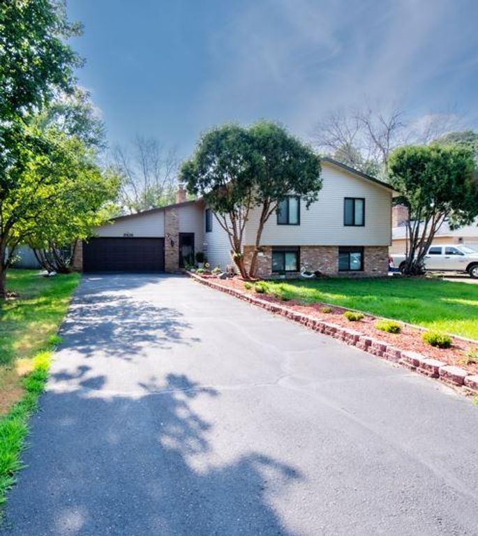 8106 Groveland Road, Mounds View, MN 55112