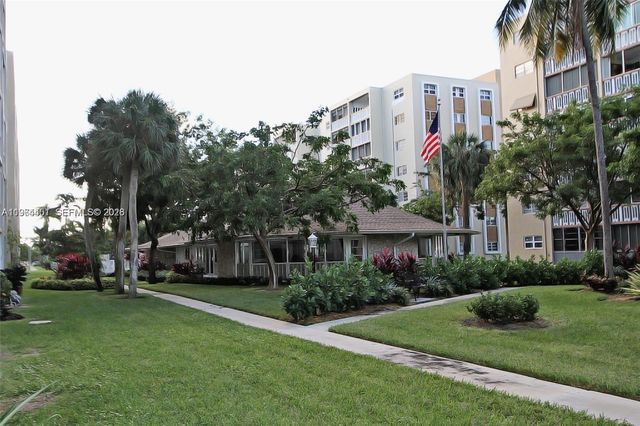 609 NE 14th Ave 706, Hallandale Beach, FL 33009