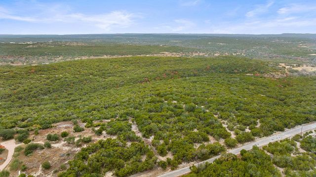 1216 Overland Stage RD, Dripping Springs, TX 78620