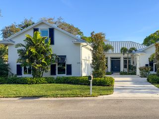 233 Oak Hammock Circle SW, Vero Beach, FL 32962