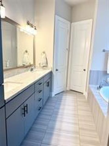 1315 W 24th Street B, Houston, TX 77008