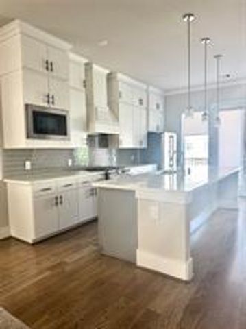 1315 W 24th Street B, Houston, TX 77008