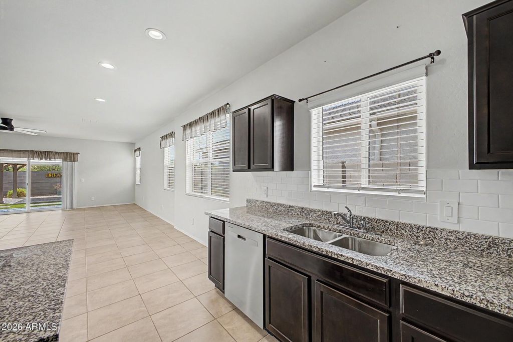 18363 W Whispering Wind Drive, Surprise, AZ 85387 — photo 5