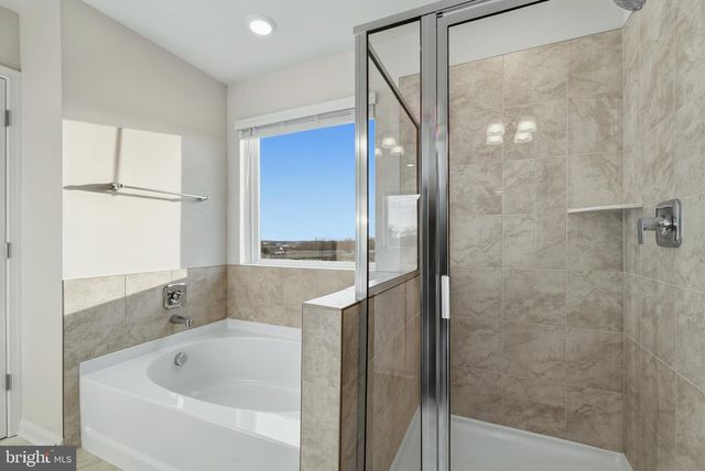 8 COMES RIDGE CT, Rosedale, MD 21237