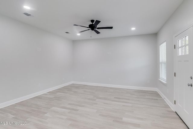 3121 Seahorse Road, Gautier, MS 39553