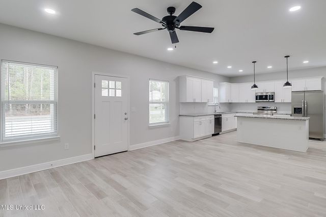 3121 Seahorse Road, Gautier, MS 39553