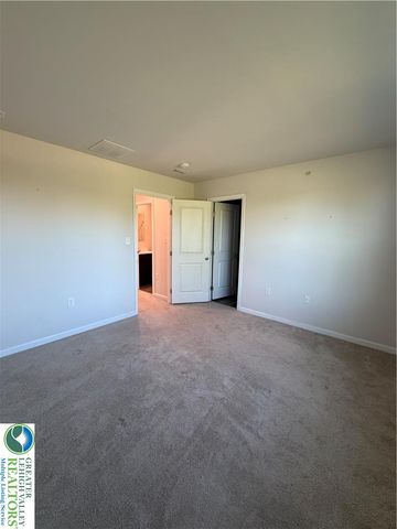2126 Cross Country Road, Northampton Boro, PA 18067