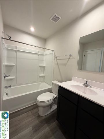 2126 Cross Country Road, Northampton Boro, PA 18067