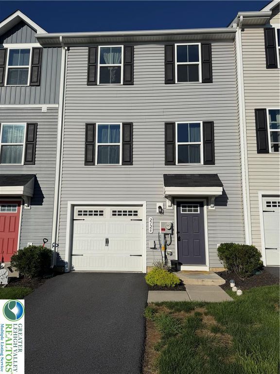2126 Cross Country Road, Northampton Boro, PA 18067