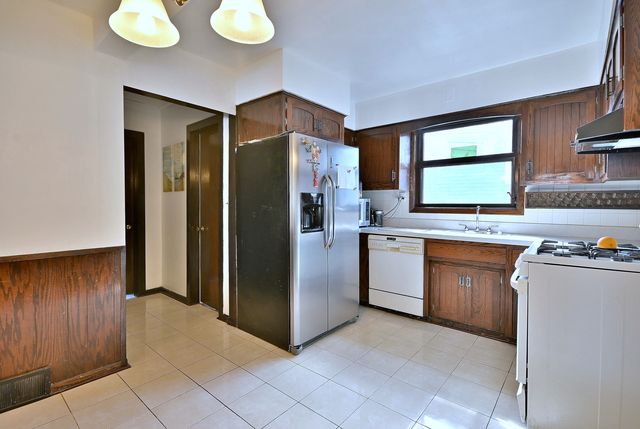 322 S WALNUT Street, Bensenville, IL 60106