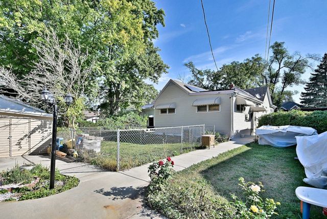 322 S WALNUT Street, Bensenville, IL 60106