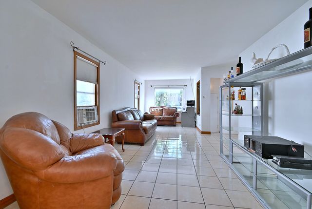 322 S WALNUT Street, Bensenville, IL 60106